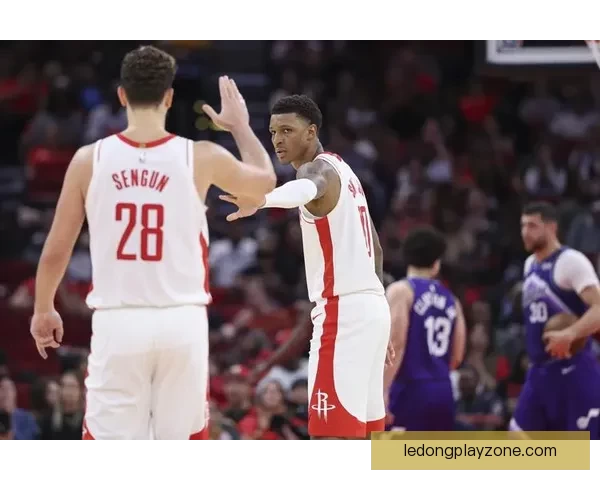 火箭五虎合力狂砍96分申京全场36+14+7KD三节高效掌控比赛