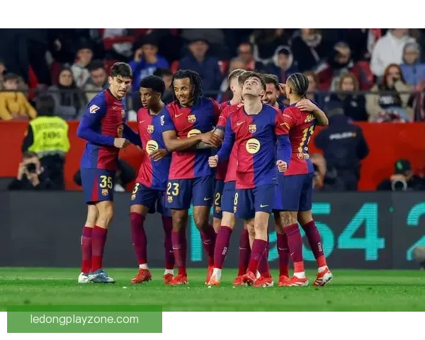 马竞巴萨激战半场平局 朱利亚诺西蒙尼拉什福德进球 冈萨雷斯染红离场